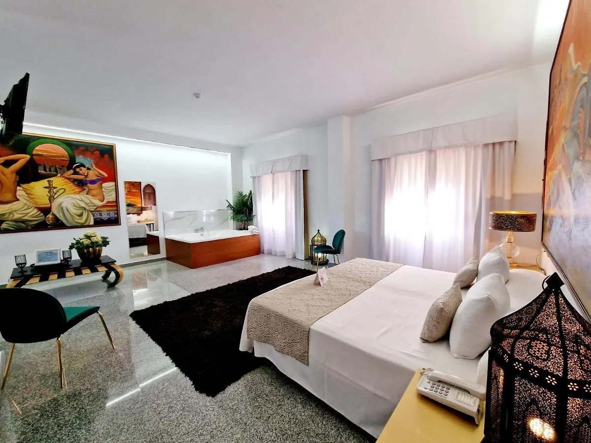 Hotel Plaza Del Castillo Malaga